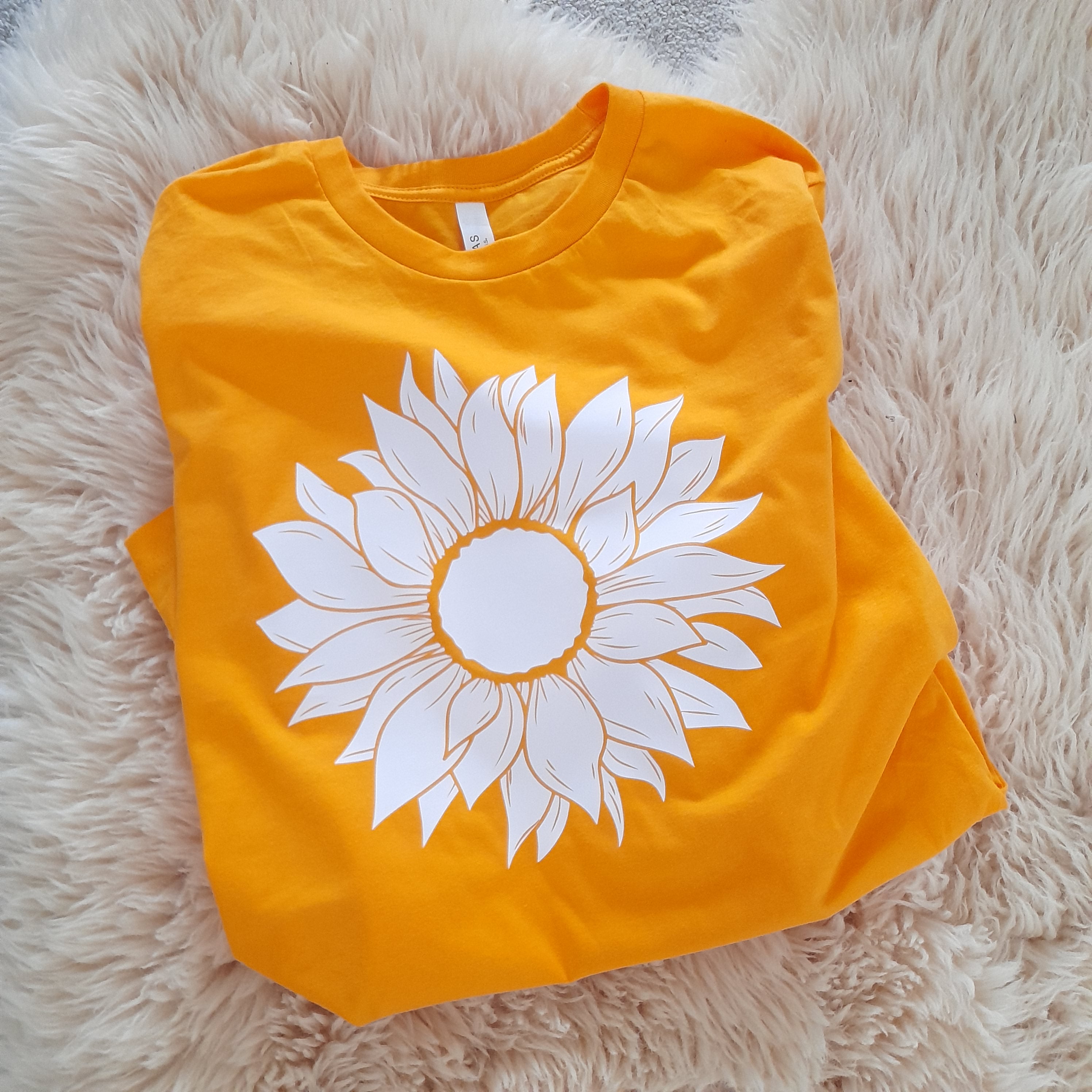 Sunflower T-shirt – Bowie Creations